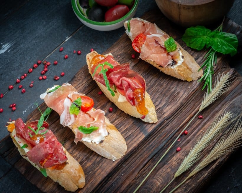 Bruschetta à la viande sechée