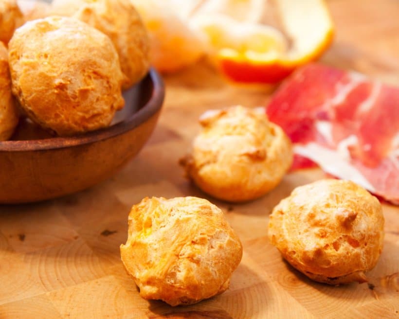 Gougères au lard et au comté