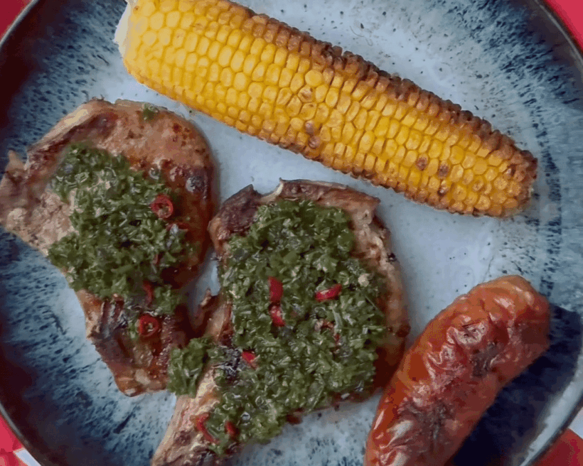 Assiette barbecue signature : cervelas & côtes de porc